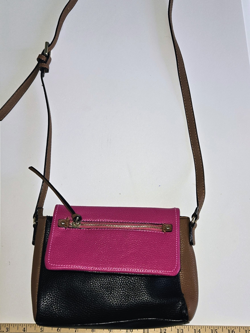 New 3- Tone Hot Pink and Black Leather Purse with Gold Hardware Shoulder Strap - Picture 3 of 8